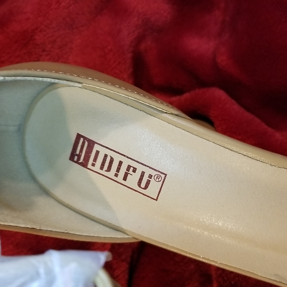 NEW not in original box IDIFU ANKLE BUCKLE SANDALS SIZE 9 - Picture 3 of 11
